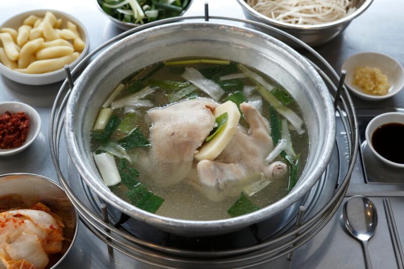 韓国料理「タッカンマリ」