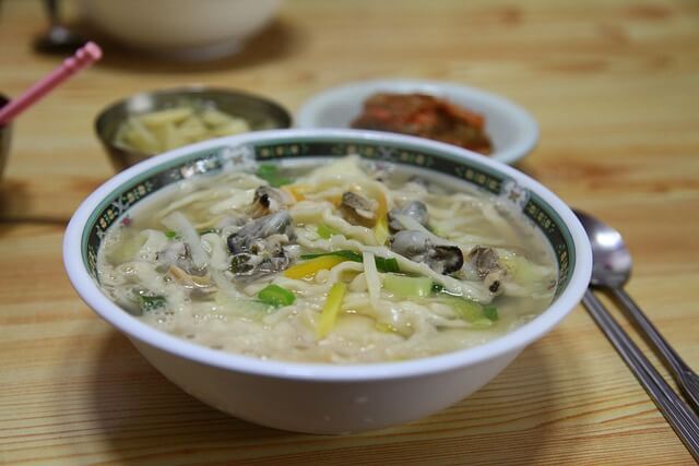 韓国料理「カルグクス」